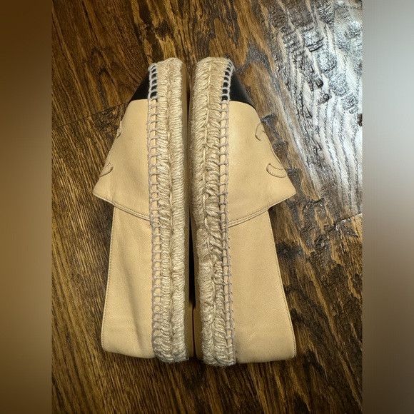 Chanel Interlocking CC logo leather Espadrilles - Picture 3 of 6